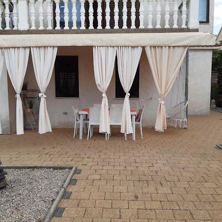 Apartment Margareta By El-Pi Tours Njivice Esterno foto