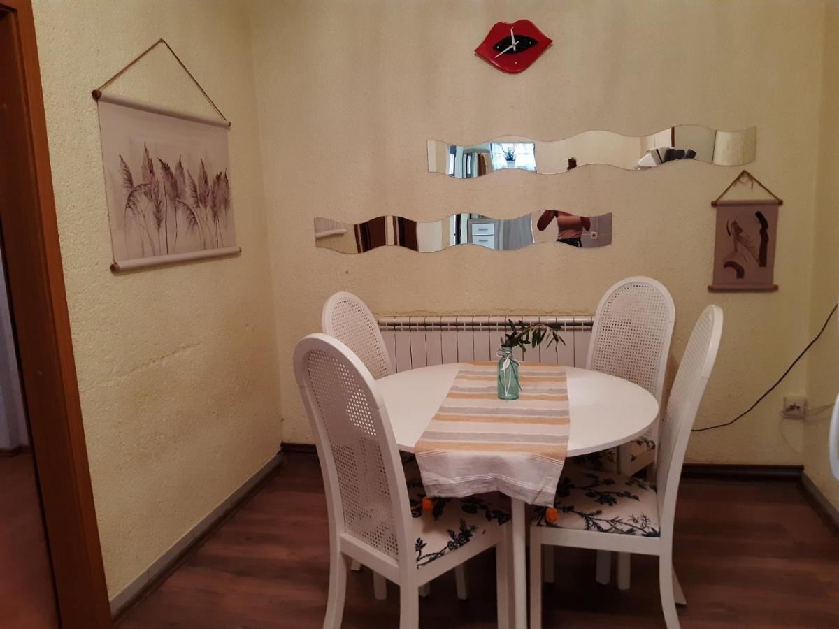 Apartment Margareta By El-Pi Tours Njivice Esterno foto