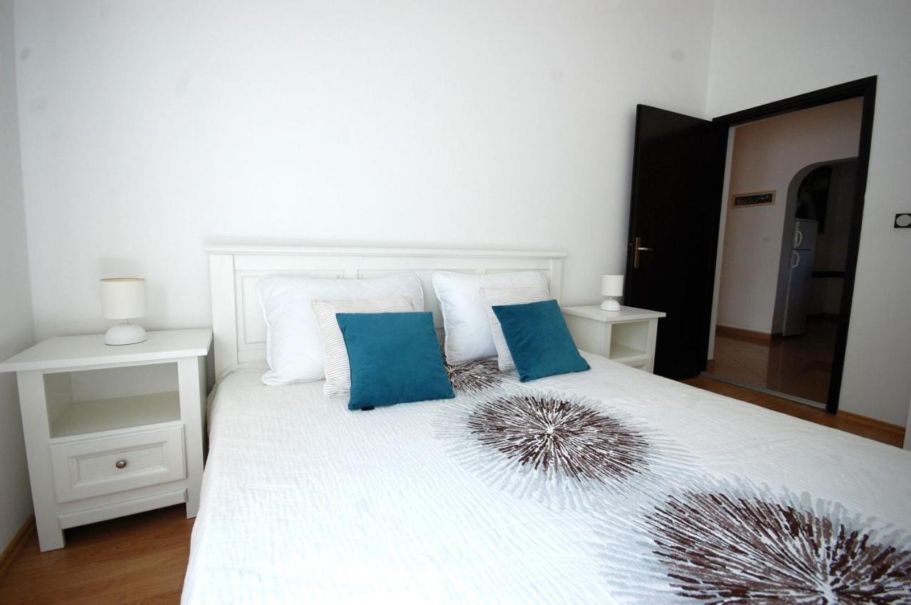 Apartment Margareta By El-Pi Tours Njivice Esterno foto